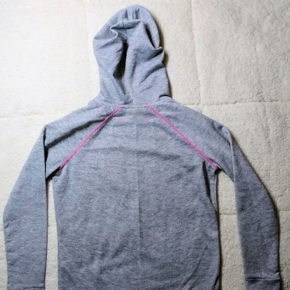 Bobbie Brooks "Love" Gray Sweatshirt Small - Picture 3 of 6